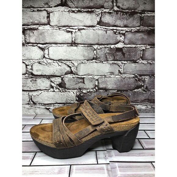 Naot Brown Leather Studded Casual Ankle Strap Heel Sandals Women Sz 39EU/8M US - Picture 1 of 16